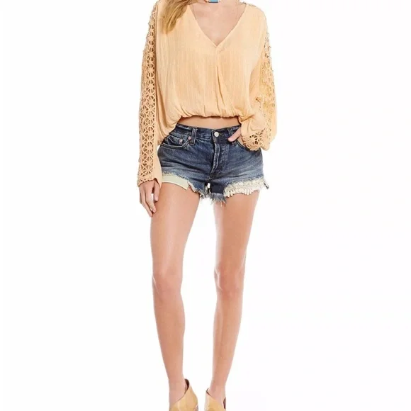 Free People OB585971 Avery Blue Daisy Chain Lace Cutoff Frayed Denim Short - Picture 5 of 10